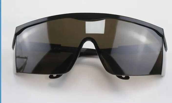 Vezetékmentes kézi lézer terápiás készülékhez védőszemüveg